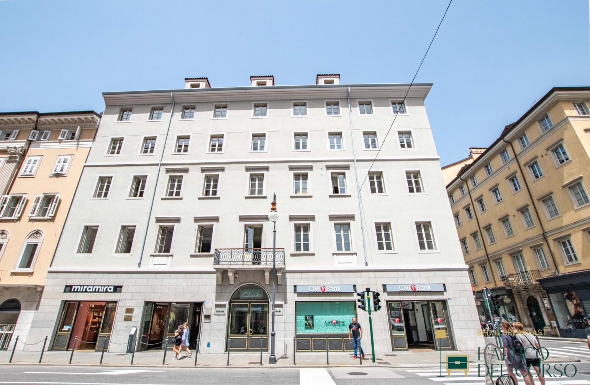 Ferienwohnung L'Attico Del Corso Triest Exterior foto