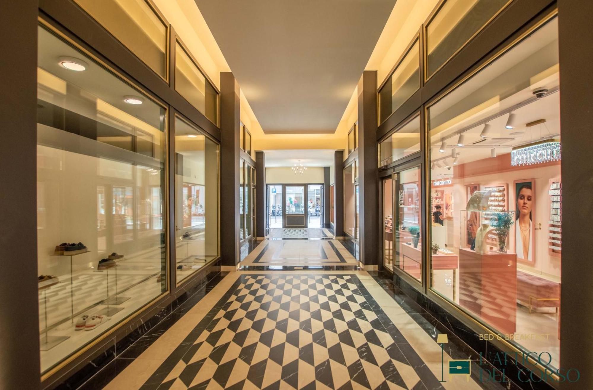 Ferienwohnung L'Attico Del Corso Triest Exterior foto